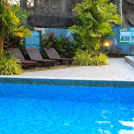 White Lodge Pantai Cenang  Exterior photo