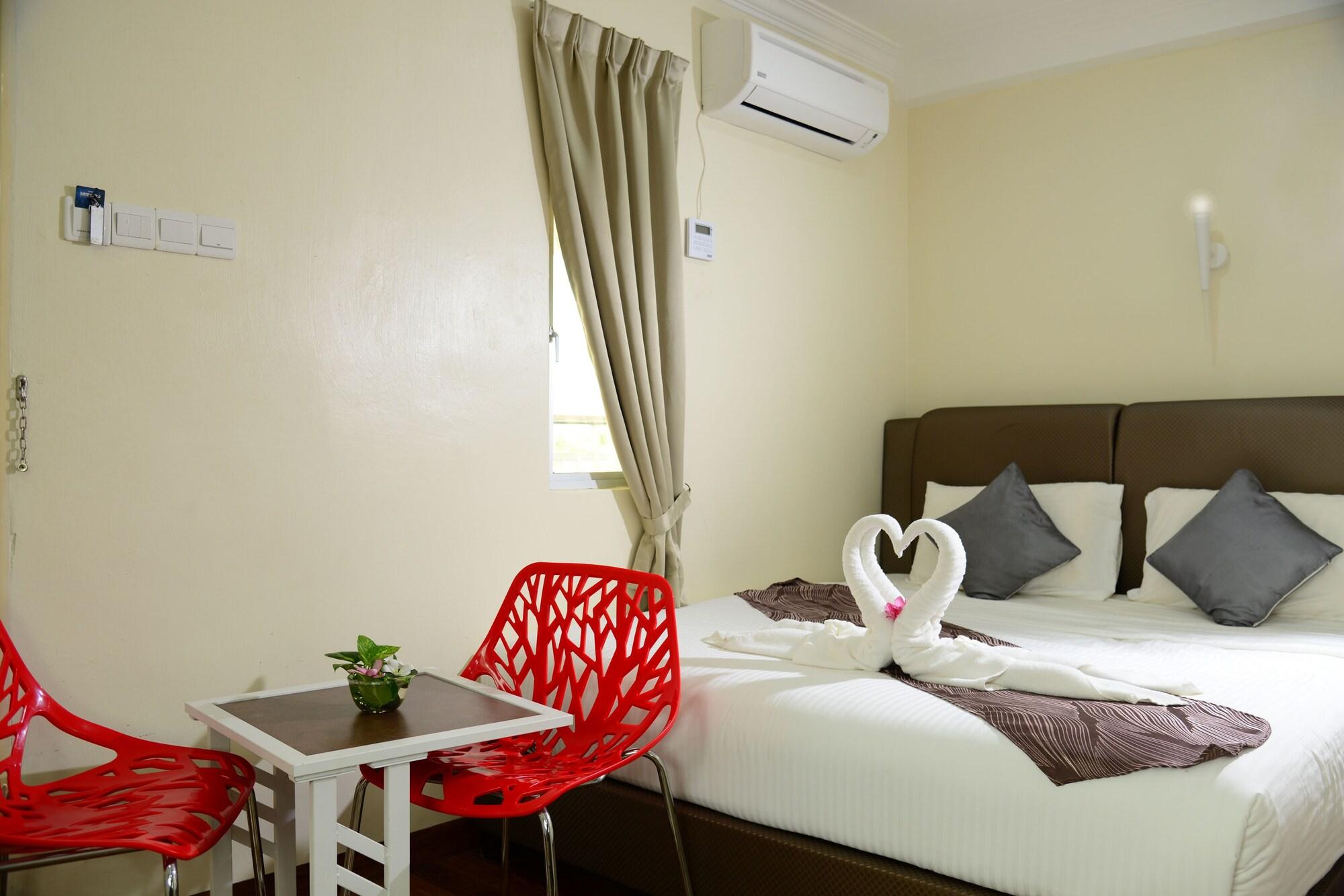 White Lodge Pantai Cenang  Exterior photo