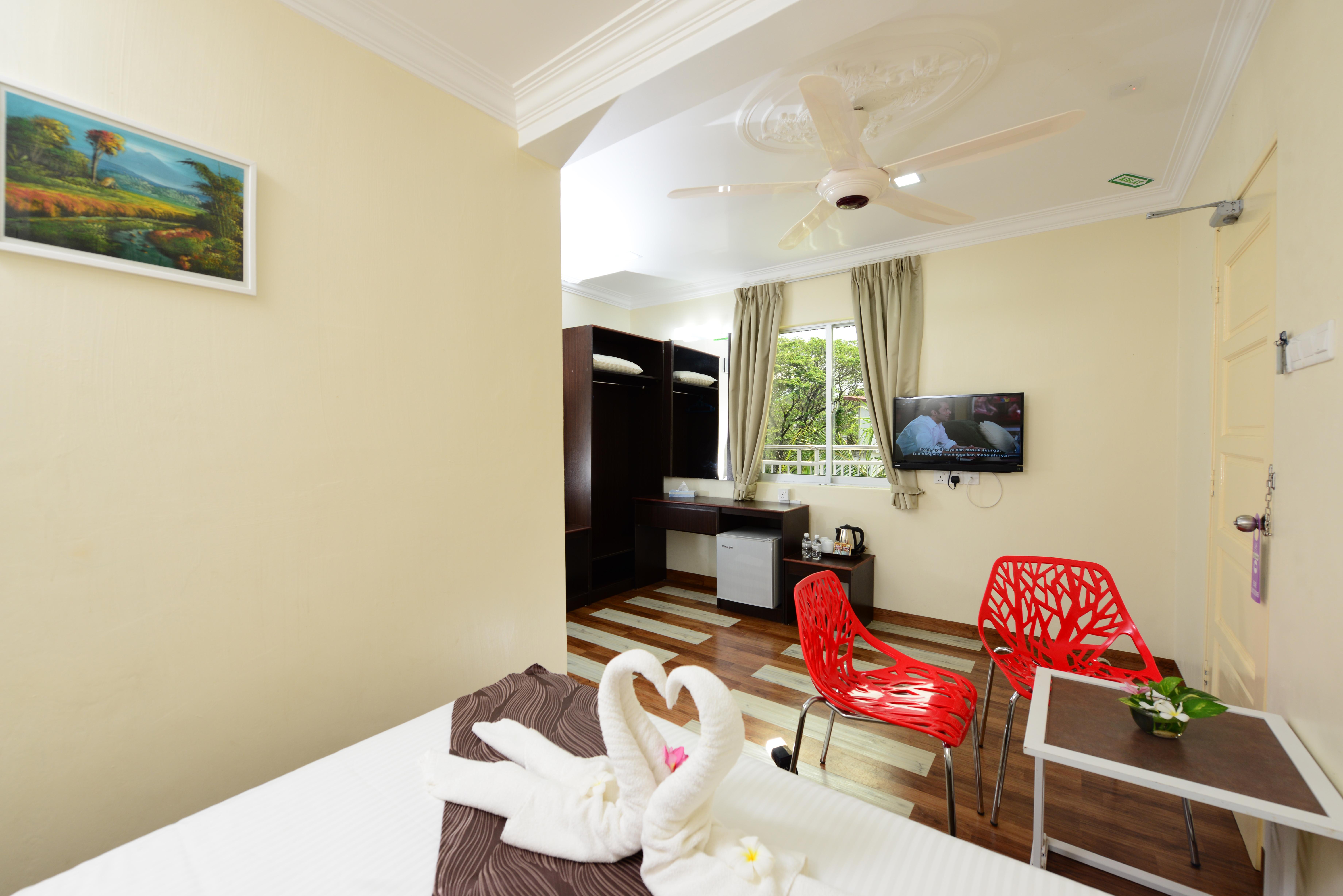 White Lodge Pantai Cenang  Exterior photo