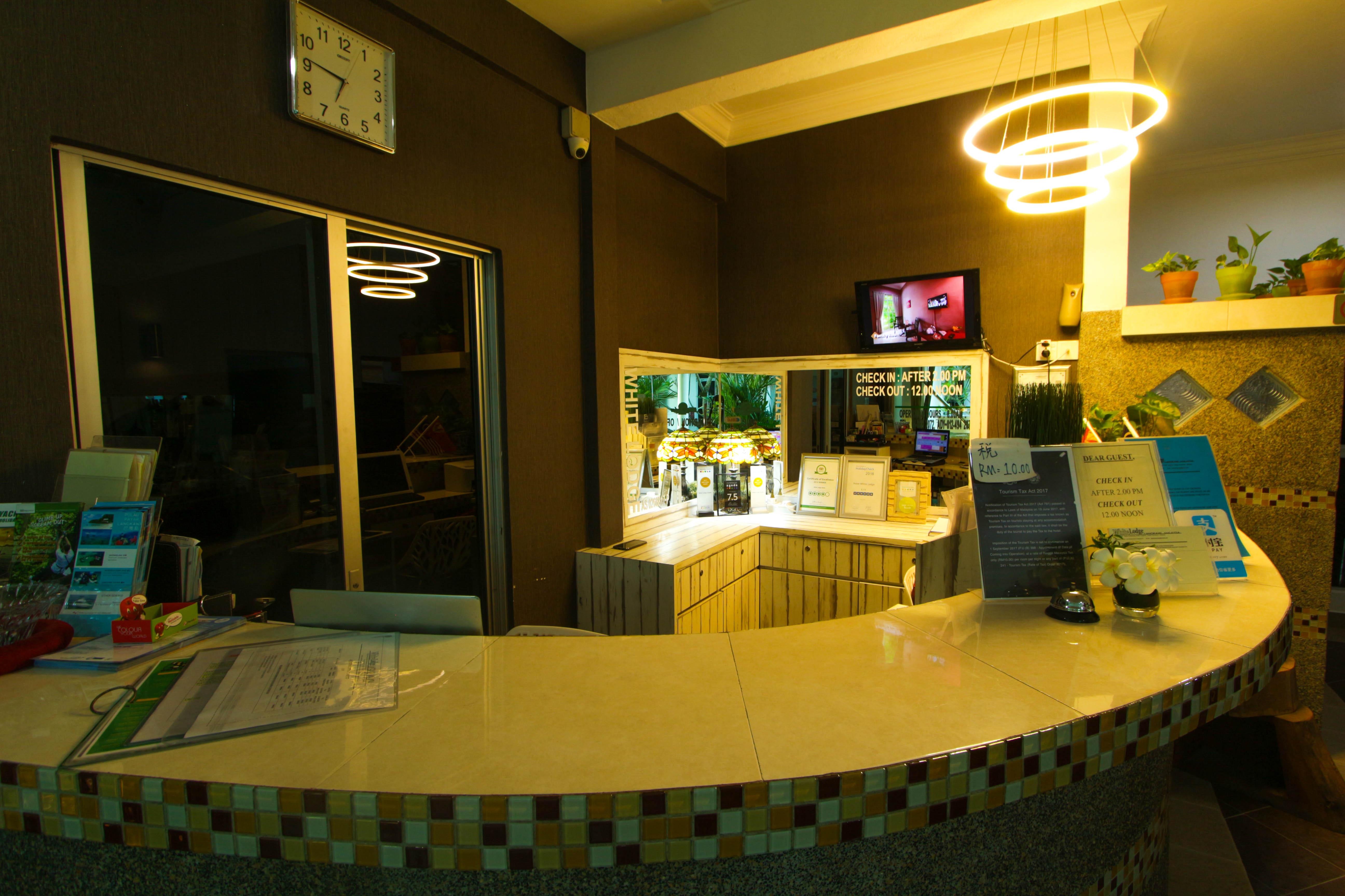 White Lodge Pantai Cenang  Exterior photo
