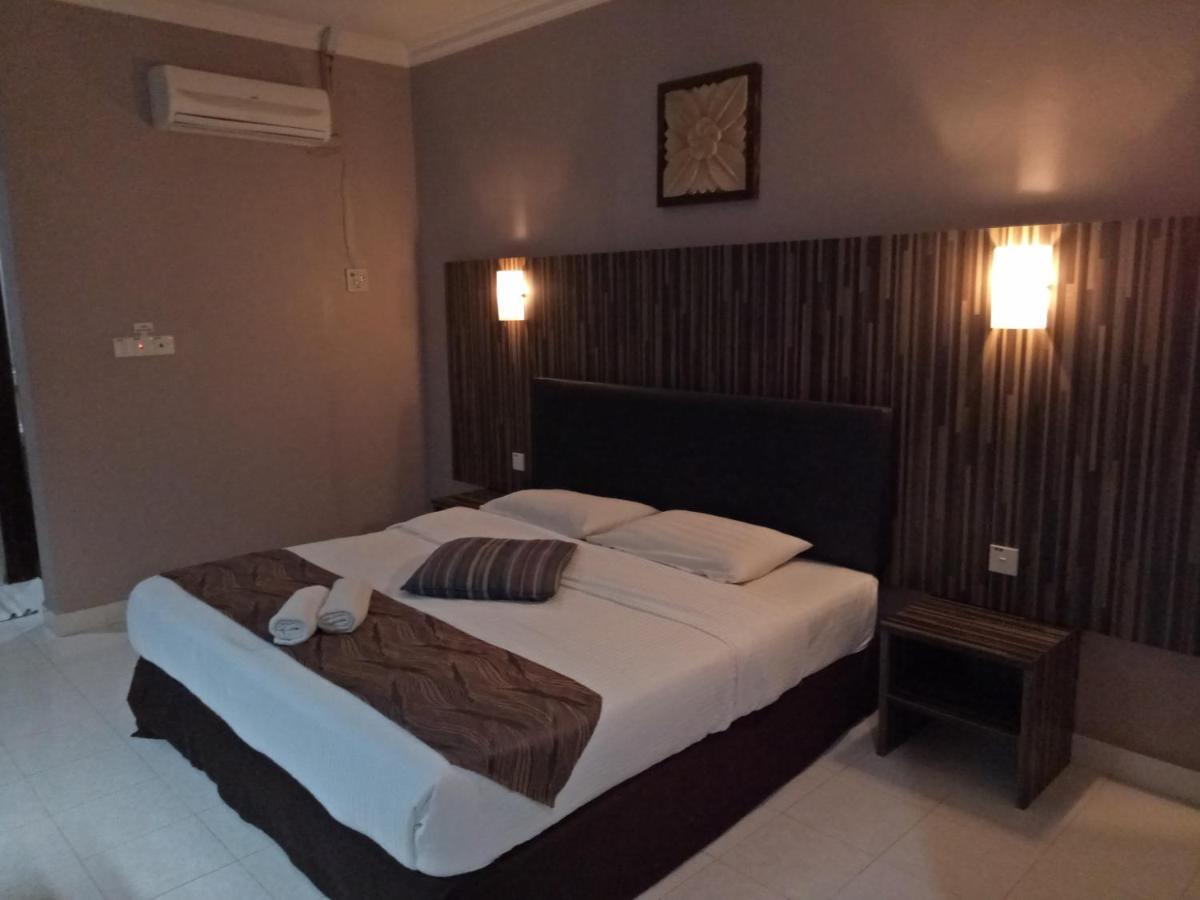 White Lodge Pantai Cenang  Exterior photo