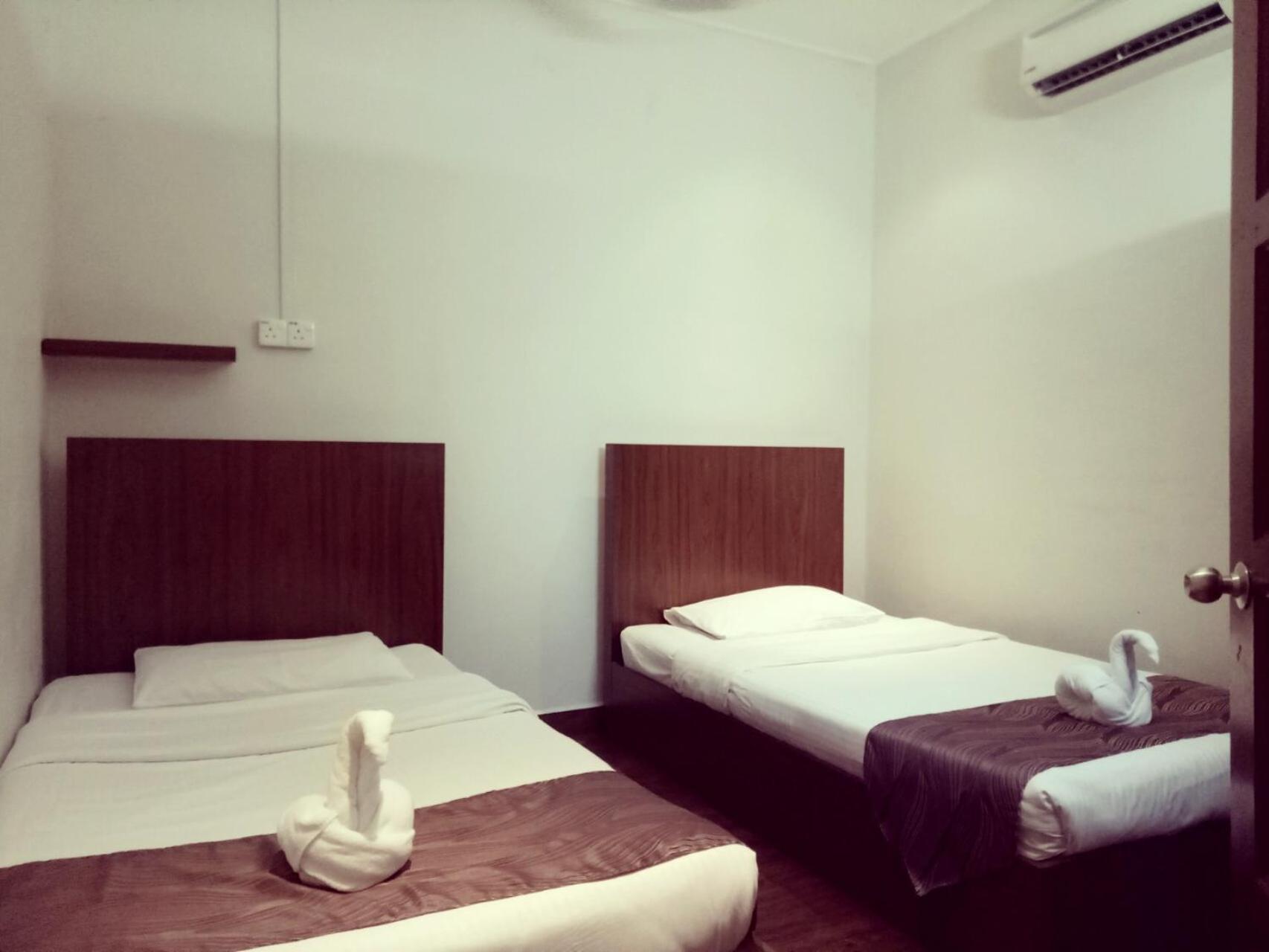 White Lodge Pantai Cenang  Exterior photo