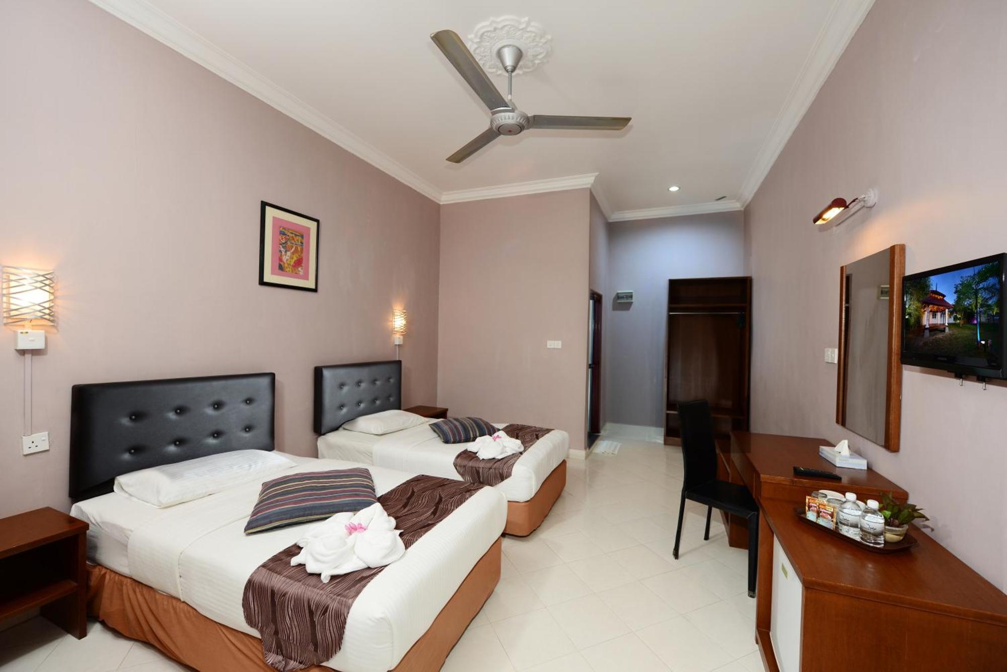 White Lodge Pantai Cenang  Exterior photo