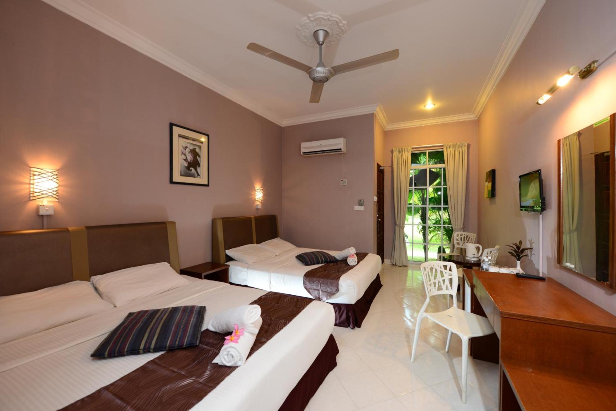 White Lodge Pantai Cenang  Exterior photo