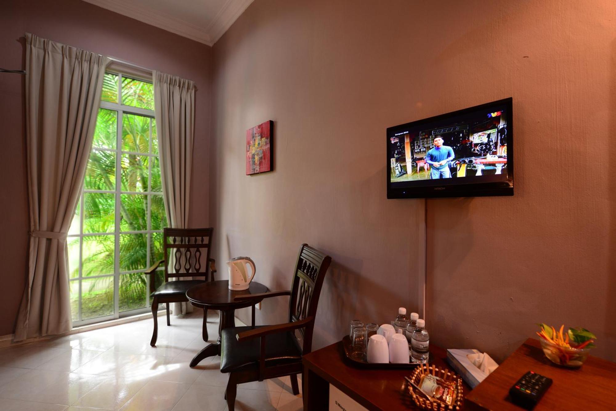 White Lodge Pantai Cenang  Exterior photo