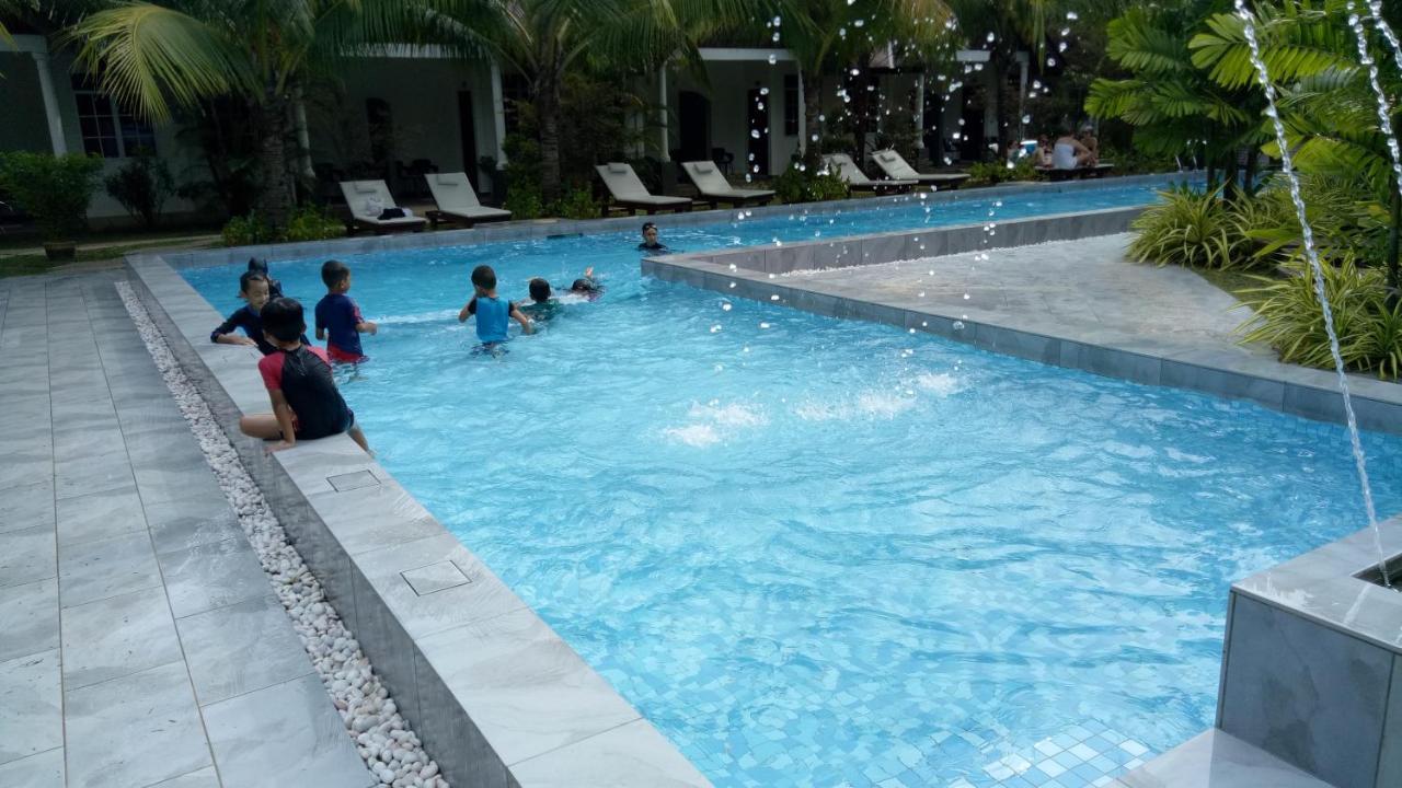 White Lodge Pantai Cenang  Exterior photo